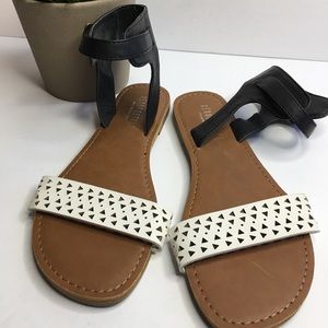 Aeropostale sandals- Size 6